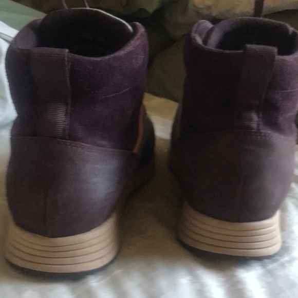 TEVA EMBER BOOTIES lightweight very comfortable. - Picture 2 of 8